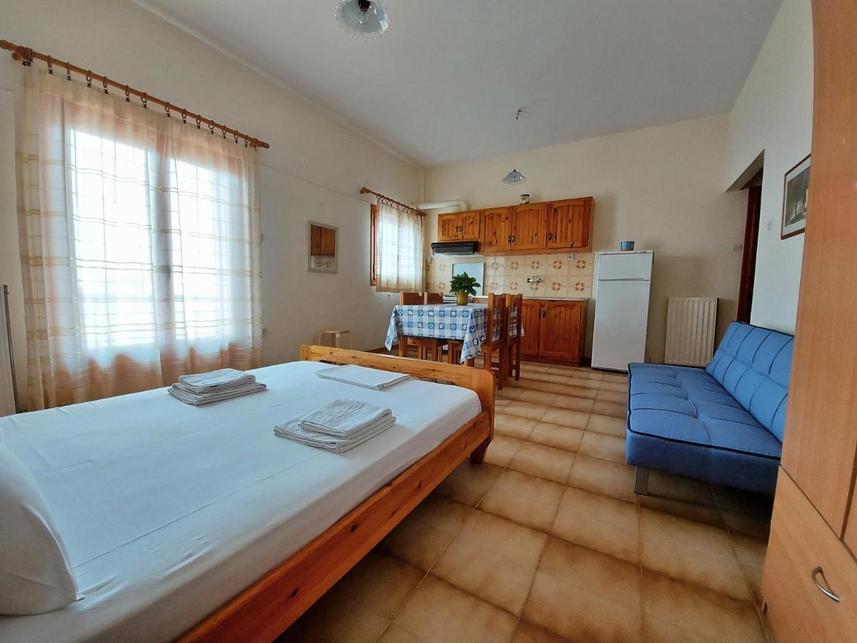 Seaview- 2 Space - Selfcatering Apartment - Helen No 3 Xiropigado Exterior foto